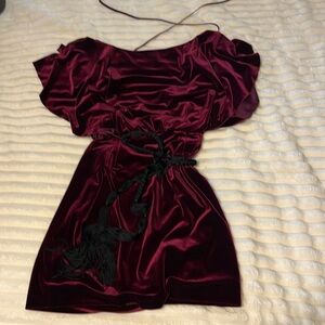Velvet dress with open v front/back. Ties @ top in back give a sexy look.